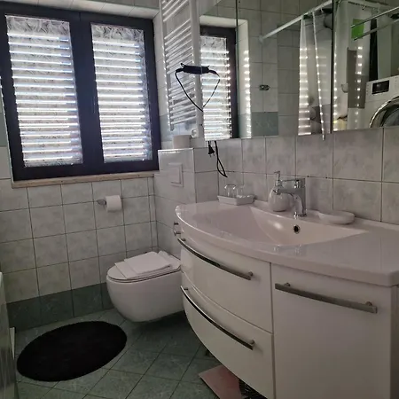 Paradise Apartment *